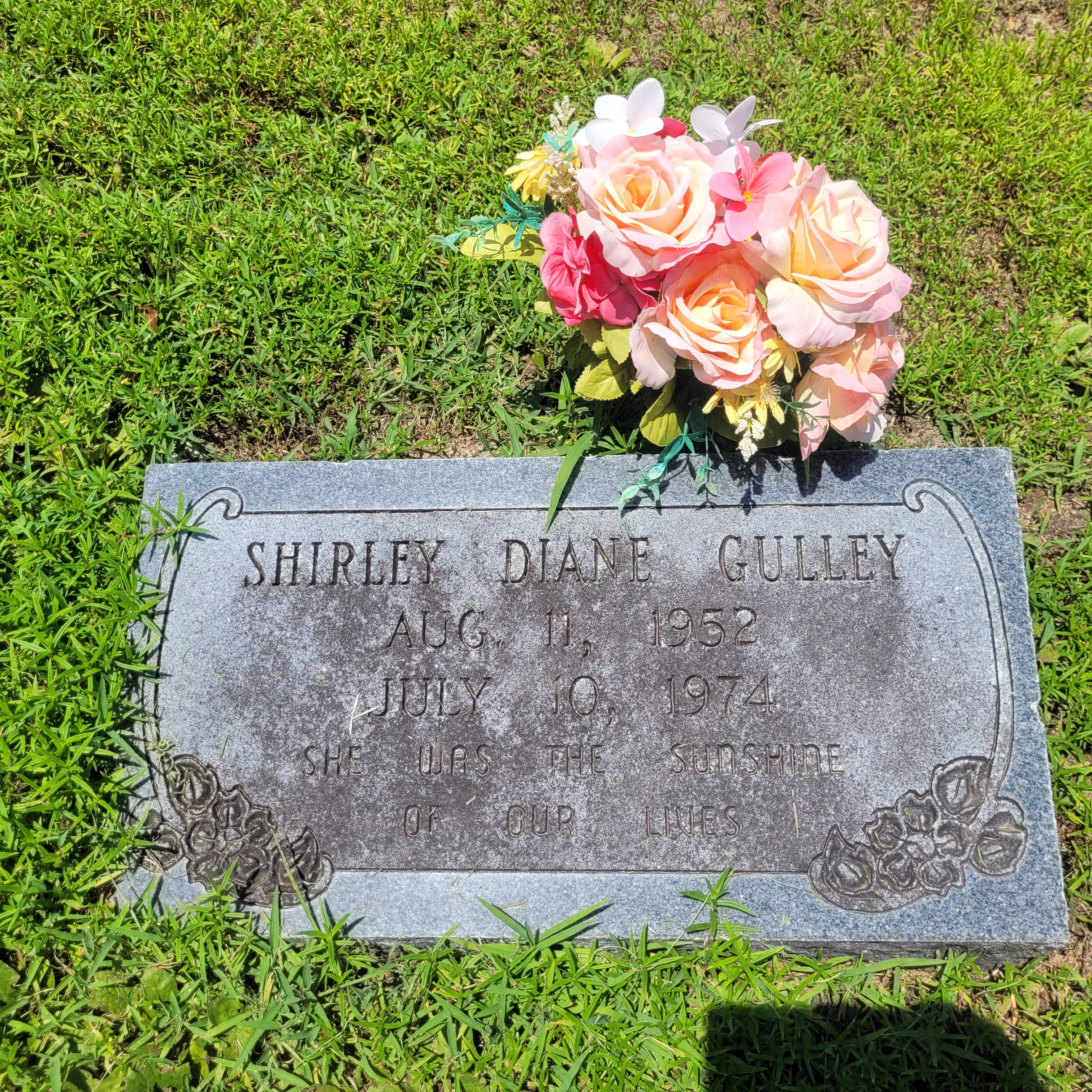 Headstone of Shirley Diane Gulley