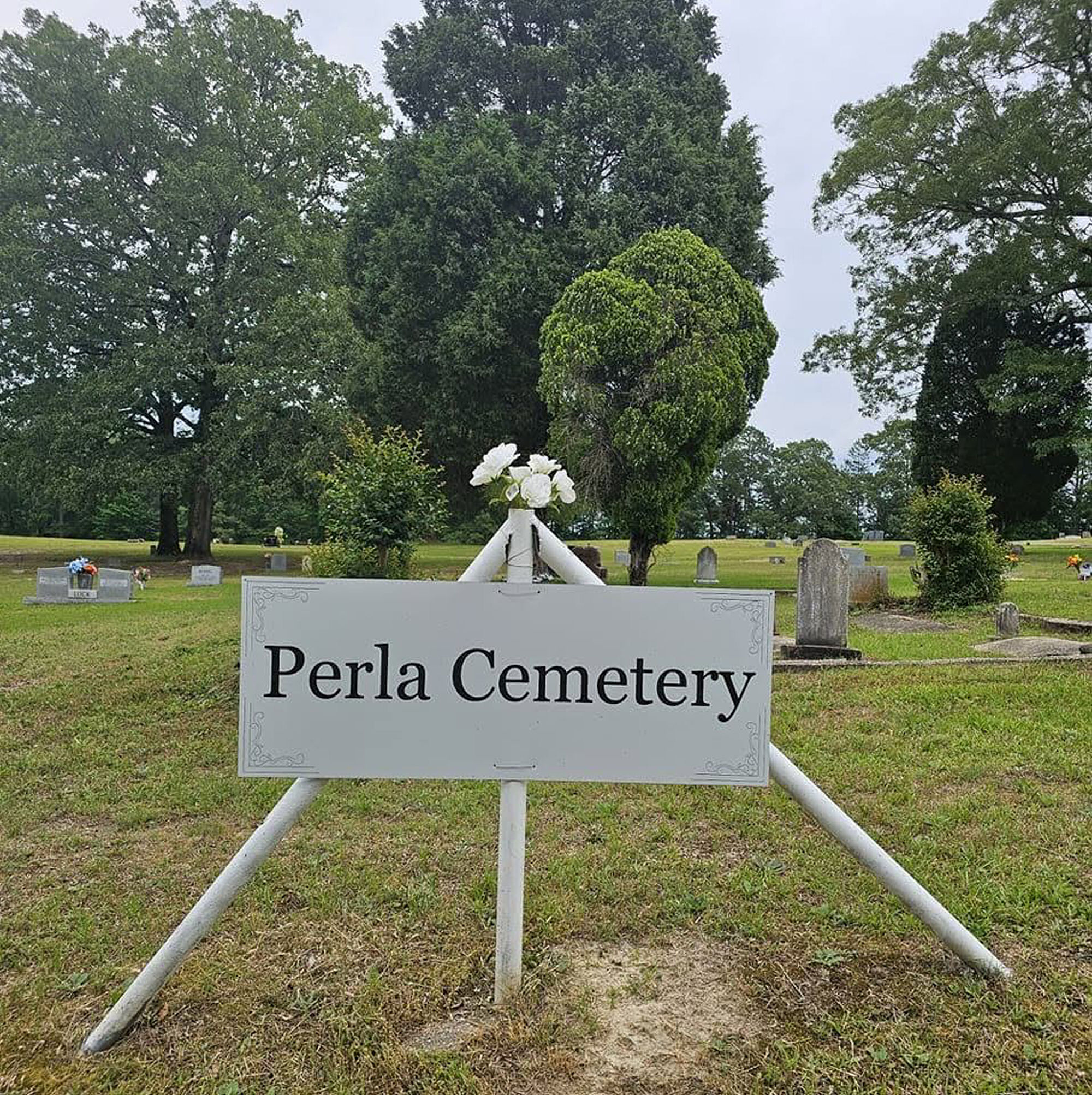 Perla Cemetery