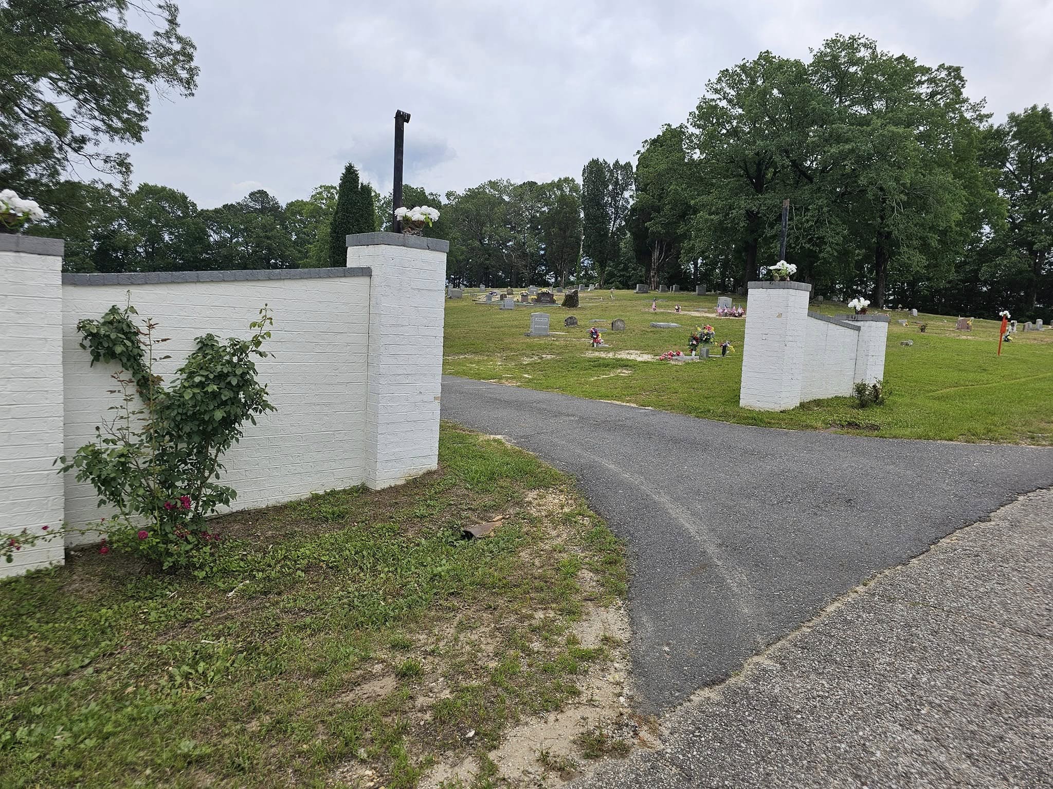 Perla Cemetery
